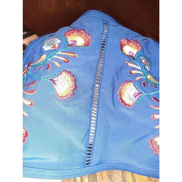 Medium 8/10 Time and Tru Blue Multi-Color Embroidered Floral Bikini Swimsuit Top - Picture 3 of 6